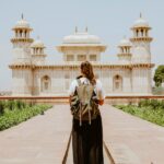 Mujer viajando sola por la India