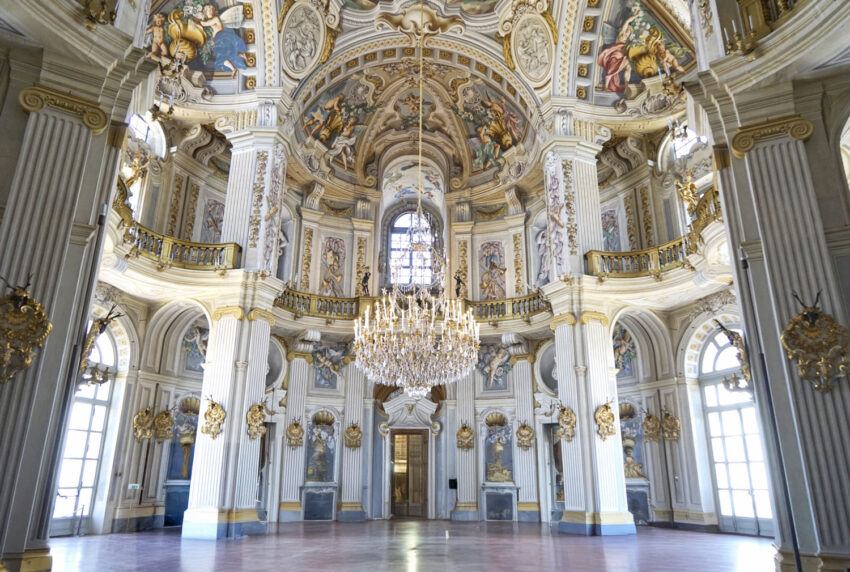 Salón central del precioso pabellón de de caza Stupinigi. 