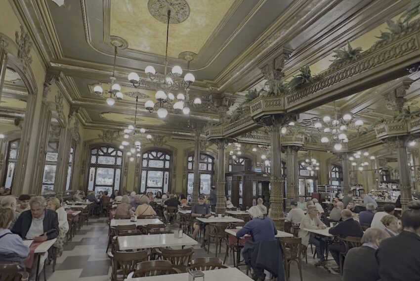 Café Iruña.